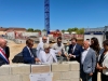 « C’est exceptionnel que l’État donne aussi peu à un hôpital » : à Beaune, la ministre pose la première pierre du futur centre hospitalier