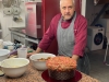 Beaune - Rosario Boccarossa confectionne le panettone de Noël à l'ancienne