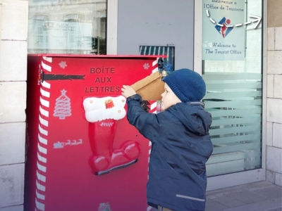 Beaune - La boîte aux lettres du Père Noël s’installe Place de la Halle
