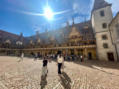 Beaune – Octobre à l’Hôtel-Dieu : visites, jeux, rencontres et art urbain