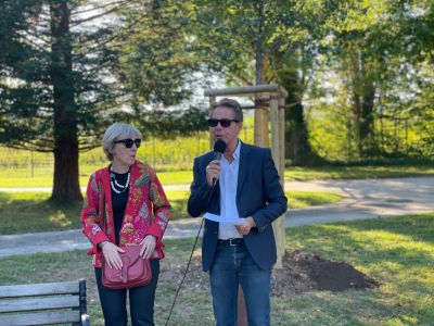 Beaune – Un aulne planté au parc de la Bouzaize en hommage à Kader Hassissi, cofondateur du Festival d'Opéra Baroque