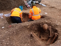 Dijon : des morts enterrés assis, une découverte archéologique remarquable sur le chantier d'une école