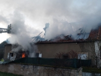 Brazey-en-Plaine - Un pavillon en feu, 32 sapeurs-pompiers 