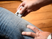 Une seringue sans aiguille pour injecter des médicaments en situation d'urgence : l'innovation de cette entreprise dijonnaise mise à l'honneur à l'Élysée