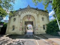 Double évasion à la prison de Dijon – deux détenus en fuite après avoir scié les barreaux