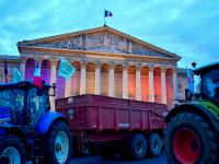 Colère des agriculteurs : les tracteurs de la FNSEA quittent Paris, l'A64 bloquée aux portes de Toulouse
