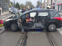 Dijon - Collision entre un véhicule et un tram : trois personnes prises en charge
