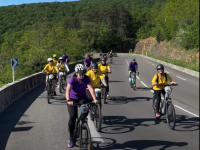 Tour de France Femmes - 150 cyclistes reconnaissent le contre-la-montre entre Gevrey-Chambertin et Dijon