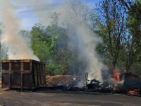 Poinçon-lès-Larrey - Important feu de bois dans une entreprise, sept personnes légèrement touchées