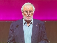 Médiapart épingle le ministre François Rebsamen pour le cumul des mandats... et des indemnités