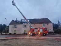 Montigny-sur-Aube - Important feu de toiture, 27 sapeurs-pompiers mobilisés