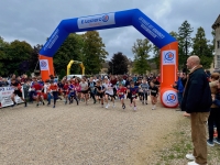 Savigny-lès-Beaune – Foulée des Vendanges : sur le 2 km, les 11-14 ans ont déjà l'esprit de compétition, retour en images