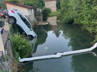 Bligny-sur-Ouche - Une voiture termine dans l’Ouche