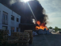 Auxonne - Important feu de cartons près de l’entreprise Global Hygiène, 41 sapeurs-pompiers mobilisés
