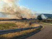 Chailly-sur-Armançon - Un poids lourd en feu sur l’A6, près de 12 hectares de champ détruits