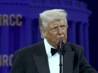 Donald Trump suspend pendant 90 jours les surtaxes douanières pour les pays visés, mais augmente à 125% celles ciblant la Chine