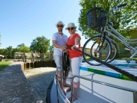 "En location fluviale, chaque journée s'écrit au rythme de l'eau, entre liberté, découvertes et plaisirs simples."