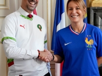 COUPE DU MONDE - Joli cliché pour Nathalie Koenders, maire de Dijon, à quelques heures du choc France-Maroc 