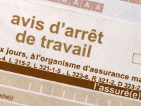 Budget 2026 : le Sénat refuse la limitation des arrêts de travail à un mois et interdit leur renouvellement via télémédecine