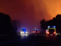 Incendies dans le sud de la France : 2 000 pompiers mobilisés pour faire face à une trentaine de feux en cours, des milliers de personnes évacuées