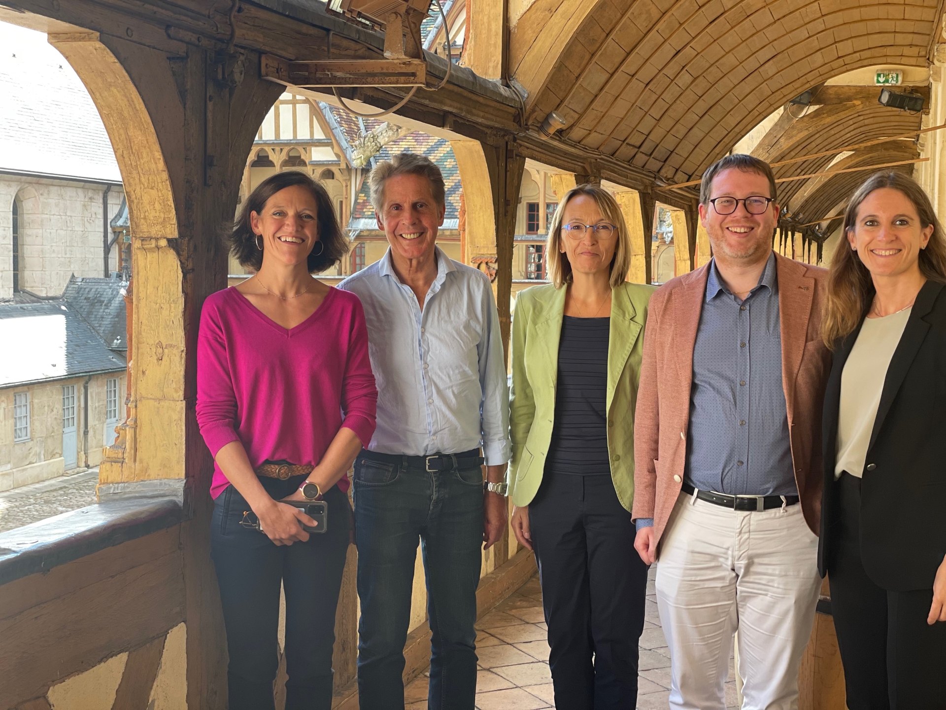 Beaune - La pièce de Charité de la 163e vente des vins des Hospices de ...