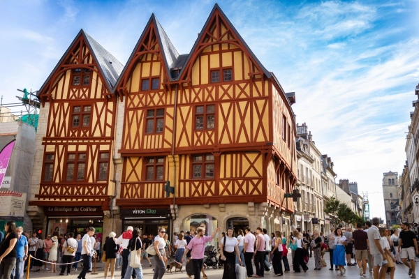 Dijon - La Maison aux Trois Visages retrouve ses couleurs médiévales