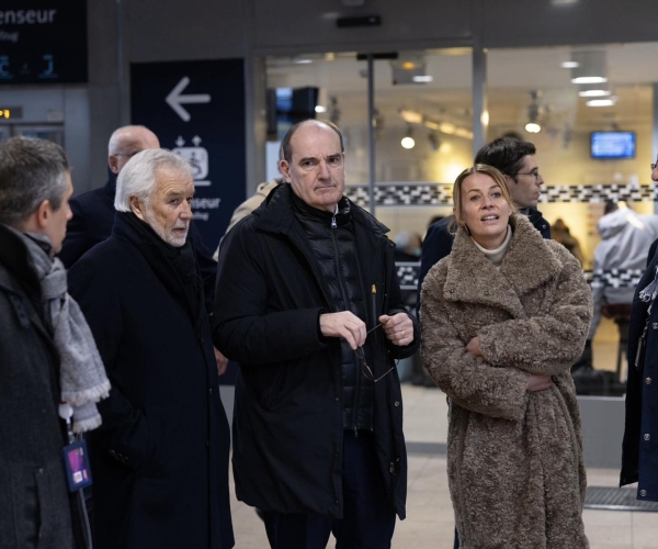 En visite à Dijon, Jean Castex le PDG de la SNCF salue l'efficacité du "planning personnalisé" testé chez Keolis Divia
