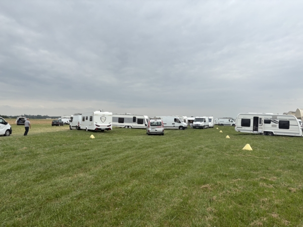 Beaune - L’aérodrome de Challanges fermé après l’installation de nombreuses caravanes de gens du voyage