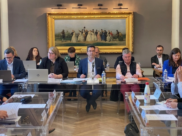 Conseil municipal de Beaune - Un vœu unanime pour défendre les classes menacées de fermeture