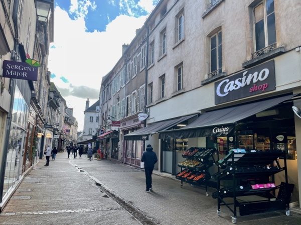 Municipales 2026 à Beaune - Le face-à-face des programmes (2/8) : quels engagements pour soutenir les commerces de proximité ?