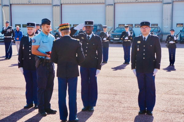 Beaune - Trois gendarmes décorés lors de la prise de commandement de la compagnie 