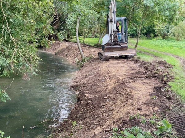 Beaune - Travaux, déambulation “au fil de l’eau” et moustiques : les riverains de la Bouzaize en quête de réponses