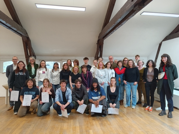École des Beaux-Arts de Beaune - Émotion et fierté à la remise des attestations de la classe préparatoire d’art de Beaune