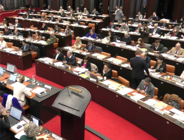 Ouverture de la session plénière au Conseil régional de Bourgogne – Franche-Comté : Un panorama des positions politiques