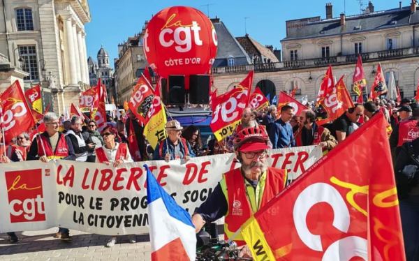 Mobilisation du 2 octobre - 2000 personnes dans les rues de Dijon