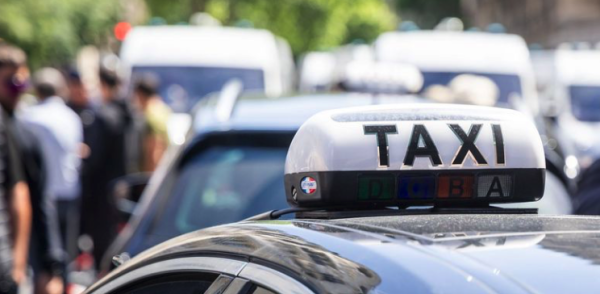"On pourrait perdre plus de 100 taxis dans le département" : les véhicules de Côte-d’Or en grève contre la réforme du transport médical