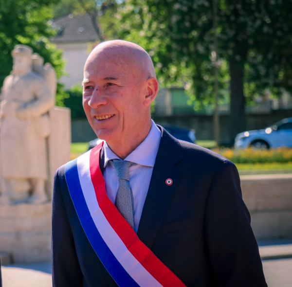 Immigration - Le député RN René Lioret veut supprimer le titre de séjour pour soins