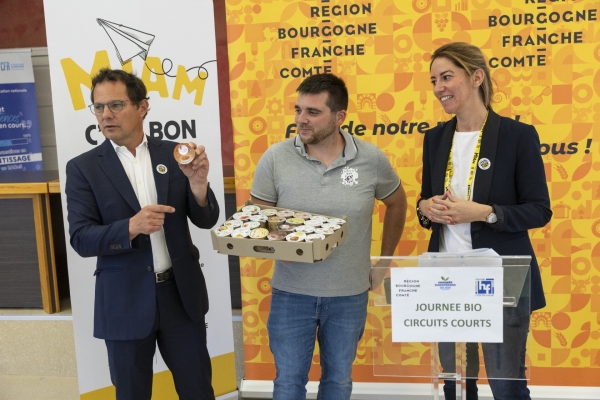 Menu BFC - La Région veut mettre le local et le bio dans les assiettes des lycéens