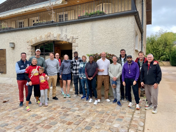 Savigny-lès-Beaune – Foulée des Vendanges : une belle brochette de champions réunis autour d'Octavio Bruno, la photo du jour