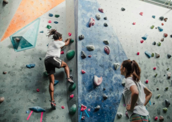 À Nolay, un mur d’escalade de 11 mètres pour viser le niveau régional