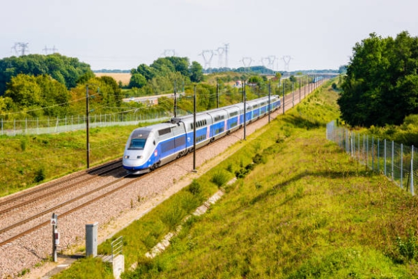Grosses perturbations sur la ligne TGV Paris-Lyon à cause d'un vol de câbles