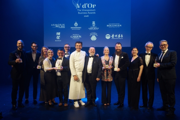 Bourgogne - Agrafe Vitis de Venoy près d’Auxerre sacrée aux V d’Or 2026 pour la meilleure innovation vin