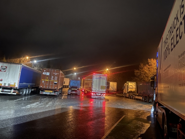 Gendarmes et professionnels de la route alertent sur les vols à répétition sur les aires de l'A36 dans le Doubs 
