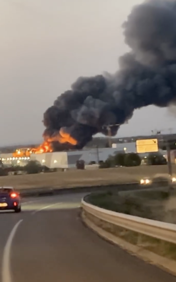 Un violent incendie de déchets au sein de l’entreprise Acyclea à Saint-Apollinaire ce mardi matin 