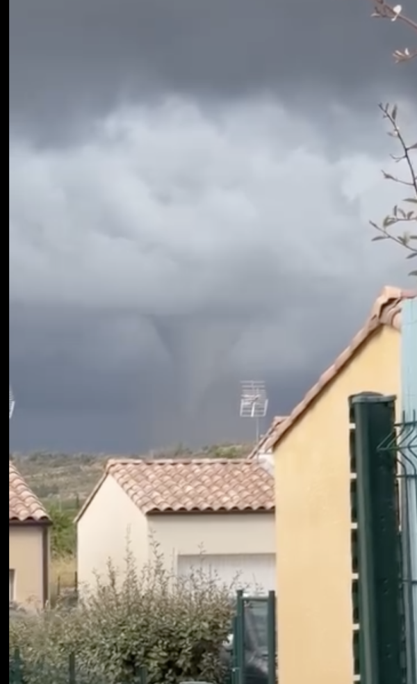 Impressionante tornade dans l'Aude ce lundi après-midi 