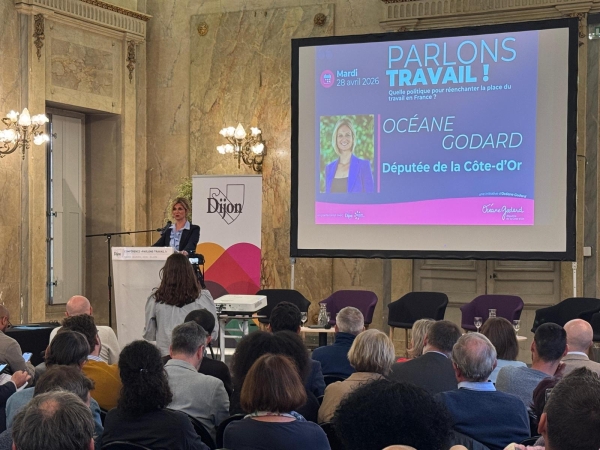 Parlons Travail ! Océane Godard, députée de Côte d'Or,  rassemble 150 personnes et place la qualité du travail au cœur du débat !